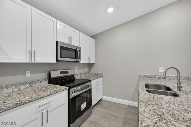 Building Photo - 839 Bedford Dr