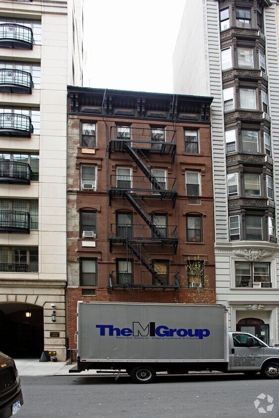Primary Photo - 41 W 64th St