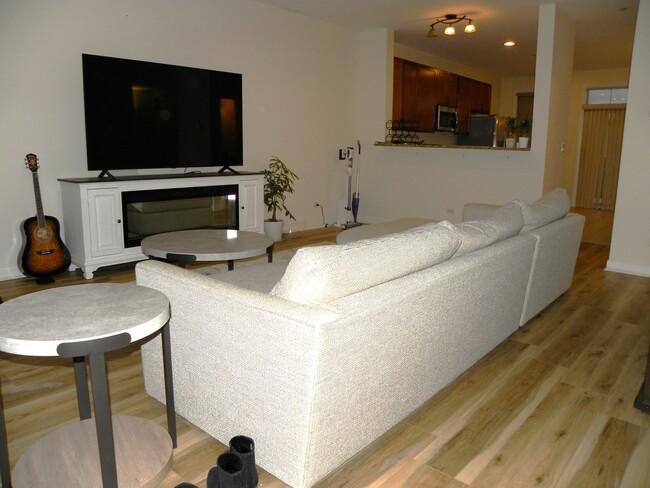 Building Photo - 57 Northfield Terrace