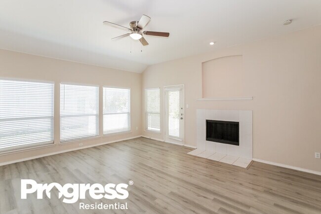 Building Photo - 240 Creekview Dr