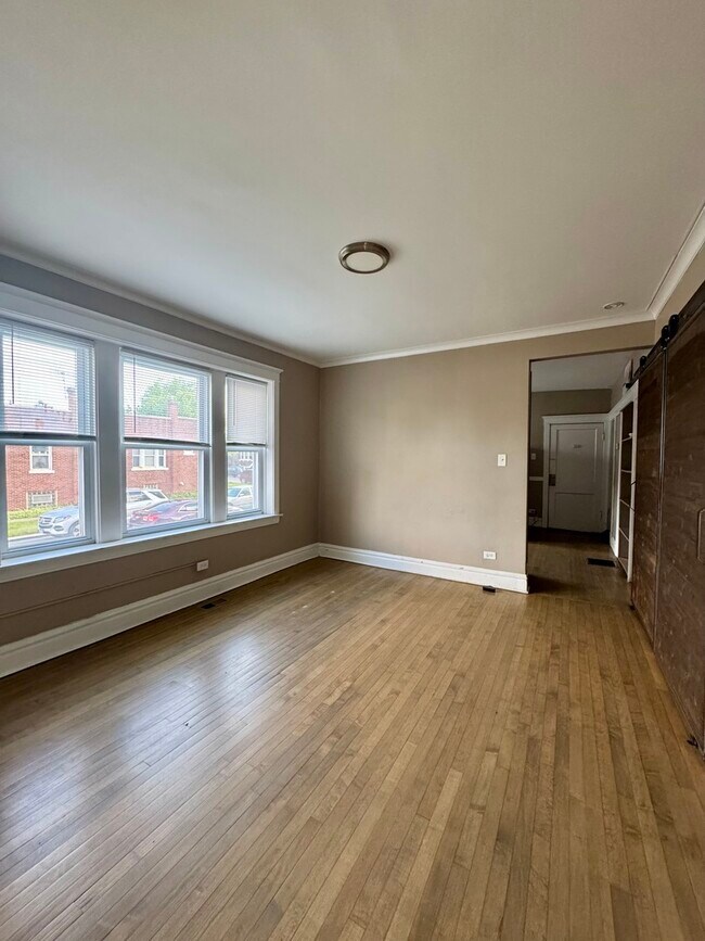 Foto del edificio - 2345 Cuyler Ave
