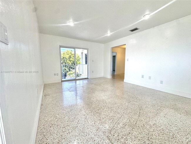 Building Photo - 250 Beacom Blvd