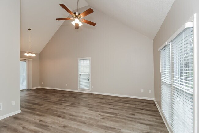 Building Photo - 4 Dove Trail