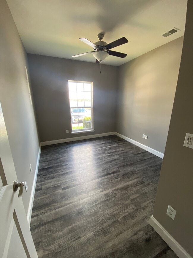 Building Photo - 6401 Brookfield Court Dr