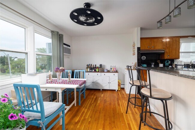 Foto del edificio - 270 W Hudson St