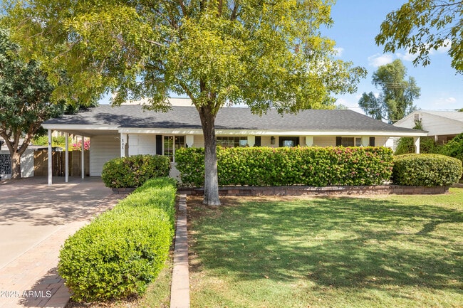 Building Photo - 808 E Cavalier Dr