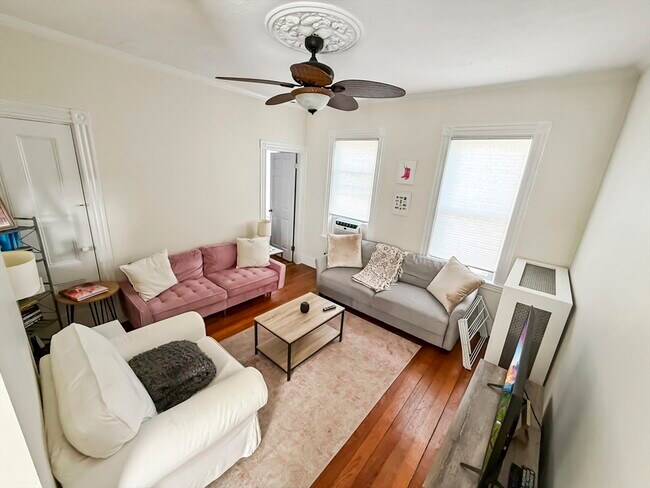 Foto del edificio - 661 E 7th St