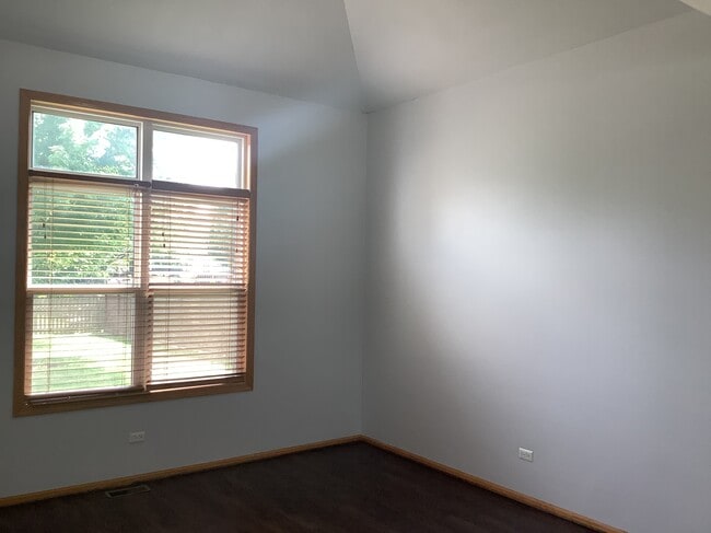 Building Photo - 2204 Irvine Lane