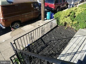 Building Photo - 1213 S 54th St