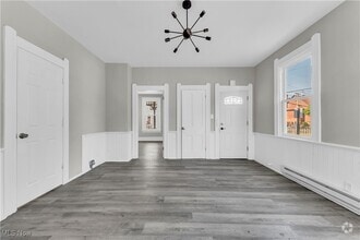 Building Photo - 3701 Chatham Ave