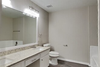 Building Photo - 18131 Gravenhurst Ln