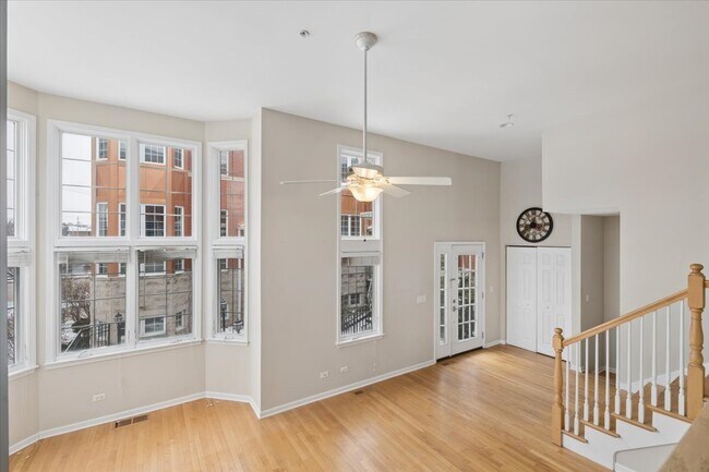 Building Photo - 12 Park Ave