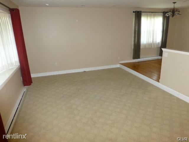 Building Photo - 2 br, 1 bath House - 321 Phillips Street