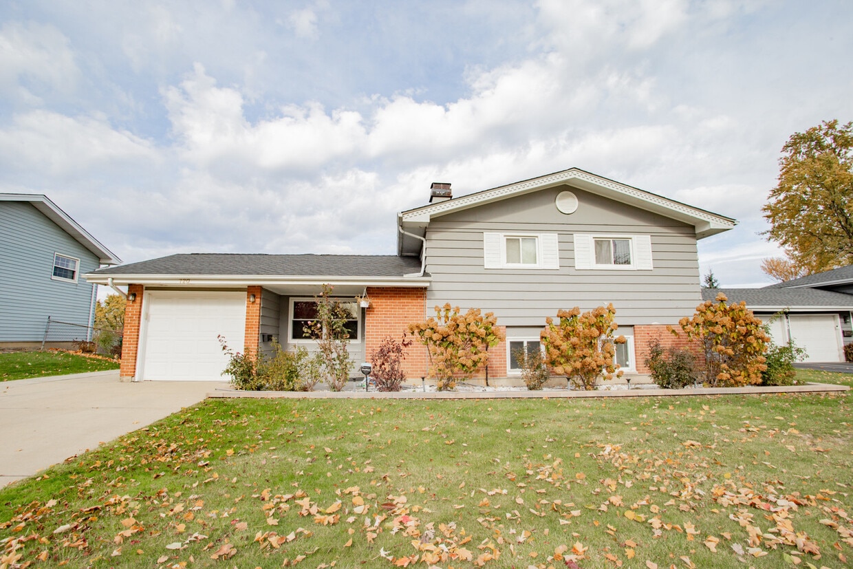 Foto principal - 720 Durham Ln