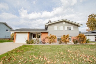 Building Photo - 720 Durham Ln