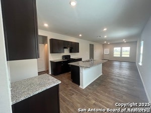 Building Photo - 141 Middle Grn Lp