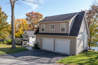 Building Photo - 4027 Graywood N