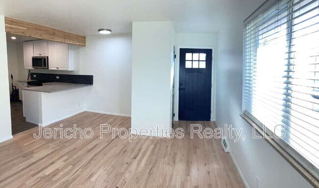 Foto del edificio - 2463 S Corona St