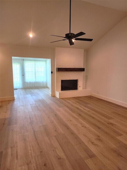 Foto del edificio - 1804 Kingwood Cove