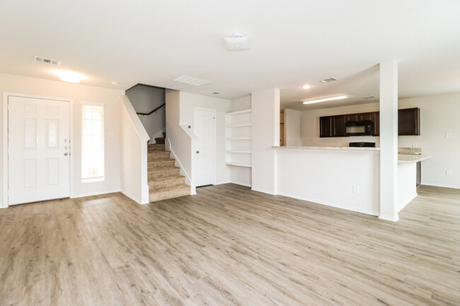Building Photo - 2856 Briggs Dr
