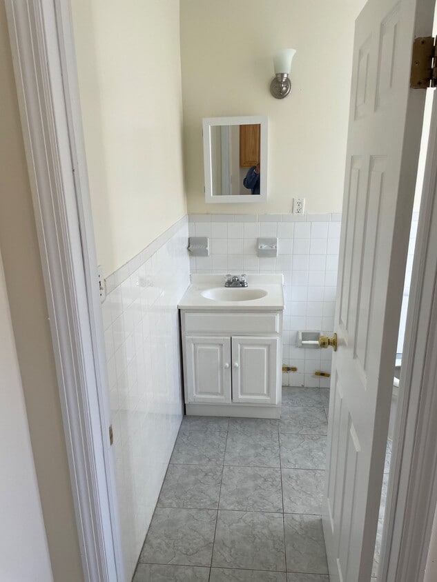 Foto del edificio - 216 Woodworth Ave