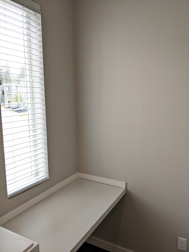 Foto del edificio - 13717 Admiralty Way