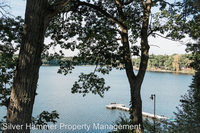 Building Photo - 3 br, 4 bath House - 1719 Woodland Bluff