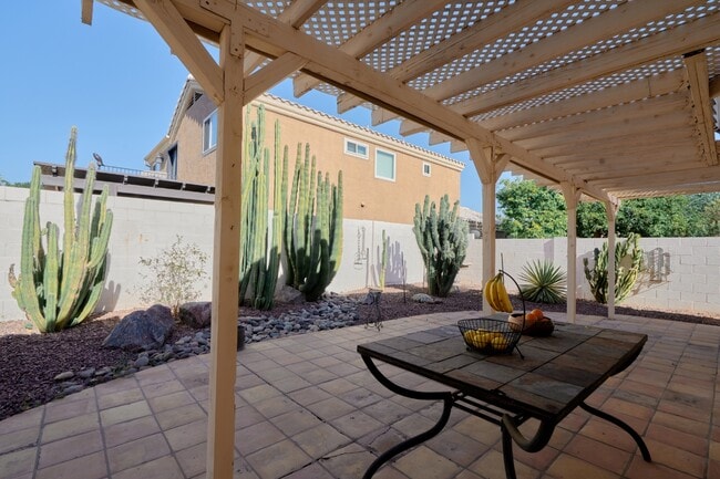Building Photo - 1317 N Palmsprings Dr