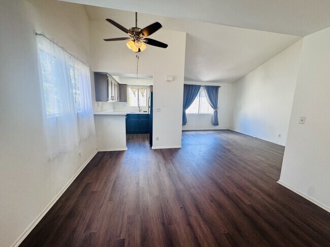 Foto del edificio - 18707 E Arrow Hwy