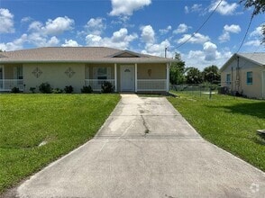 Building Photo - 6944 Rosemont Dr