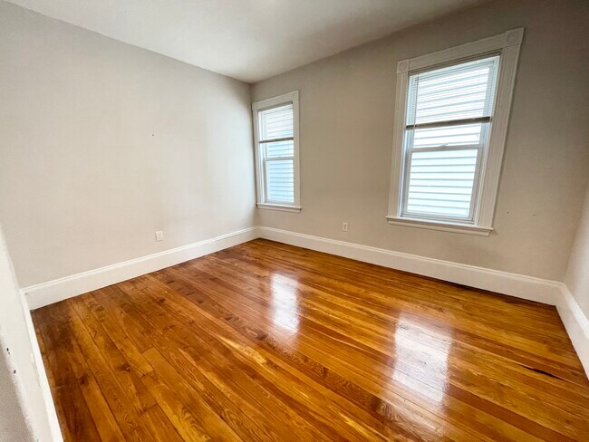 Foto del edificio - 108 Buttonwood St
