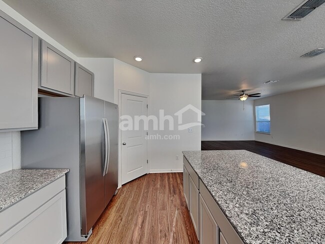 Foto del edificio - 2726 Wolfcreek