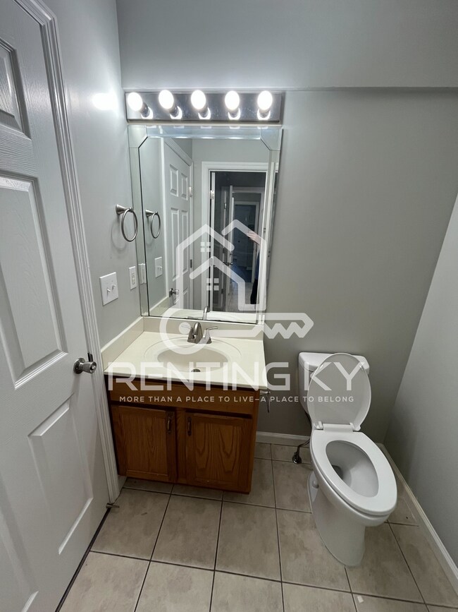 Foto del edificio - Huge 3-Bed, 2.5-Bath Townhouse!