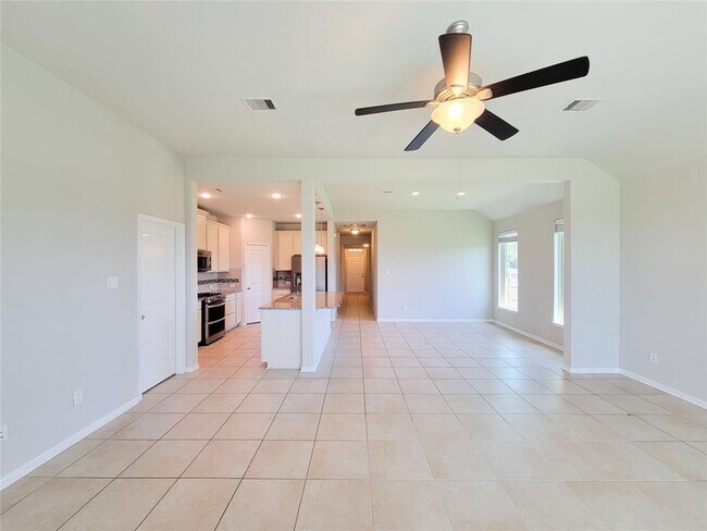 Foto del edificio - 24403 Royal Pike Dr
