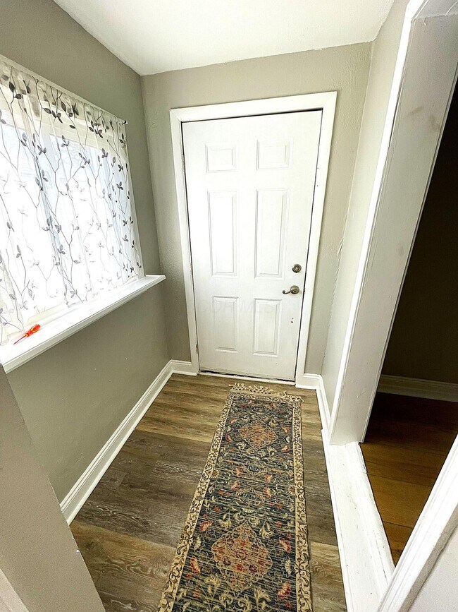 Foto del edificio - 264 W 8th St