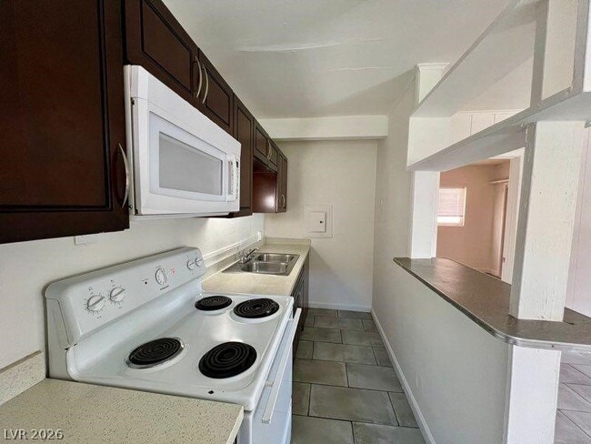 Building Photo - 312 W Cleveland Ave