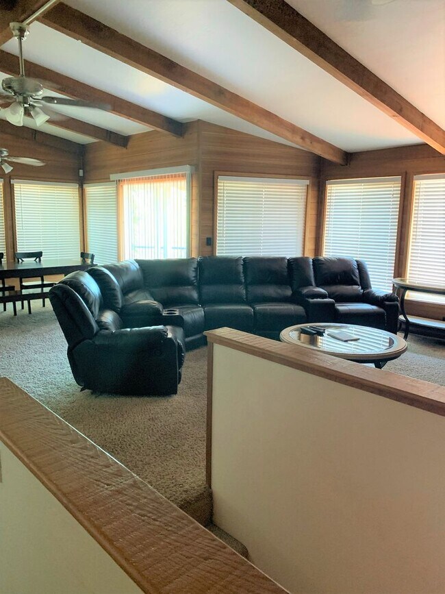 Foto del edificio - Lake Oroville Lake House with Spectacular Views!