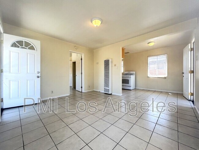 Building Photo - 14037 1/2 Orizaba Ave