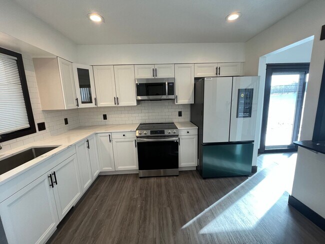 Foto del edificio - 9225 Garrison Way