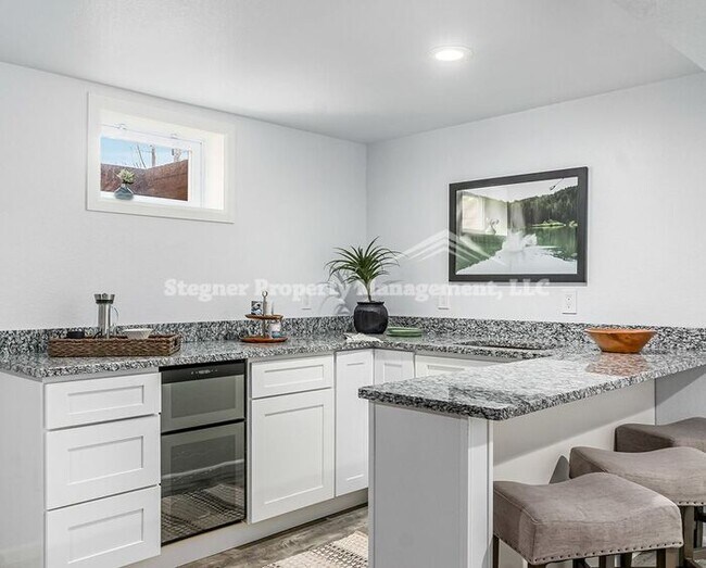Building Photo - Beautiful Fully Renovated Home