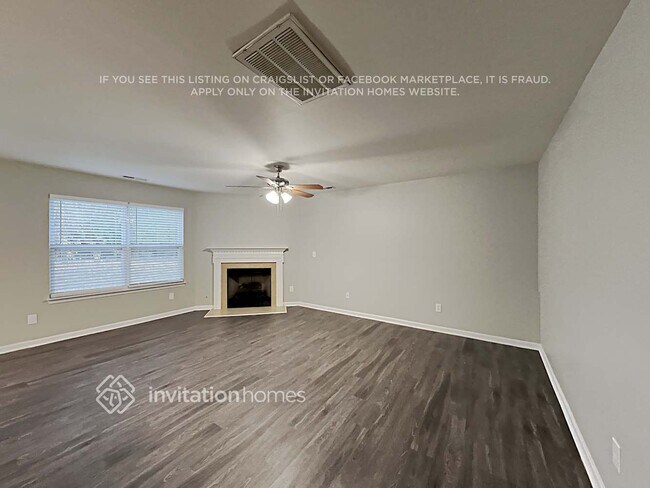 Foto del edificio - 1215 Pinehaven Ct