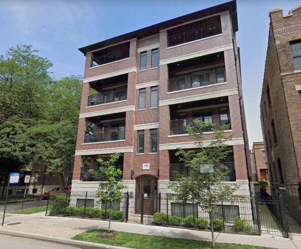 Primary Photo - 858 W Diversey Pkwy