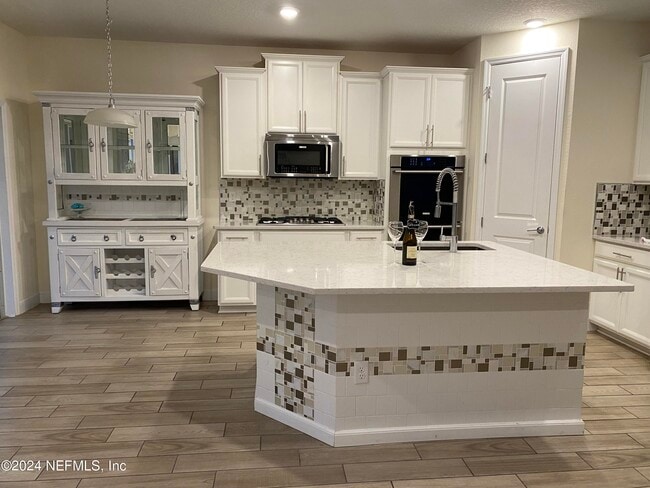 Building Photo - 130 Clifton Bay Lp