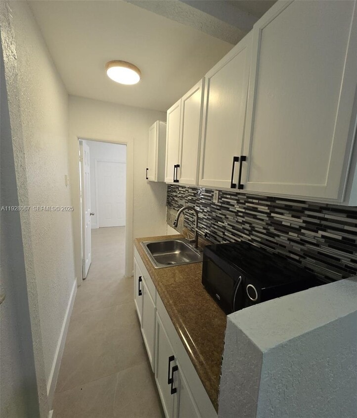 Foto del edificio - 4130 SW 19th St