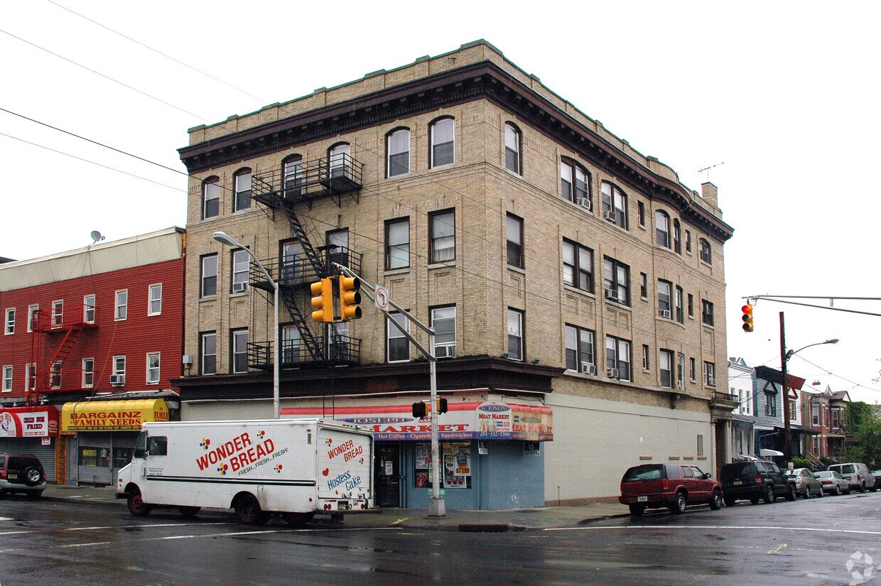 Primary Photo - 198-200 Ocean Ave