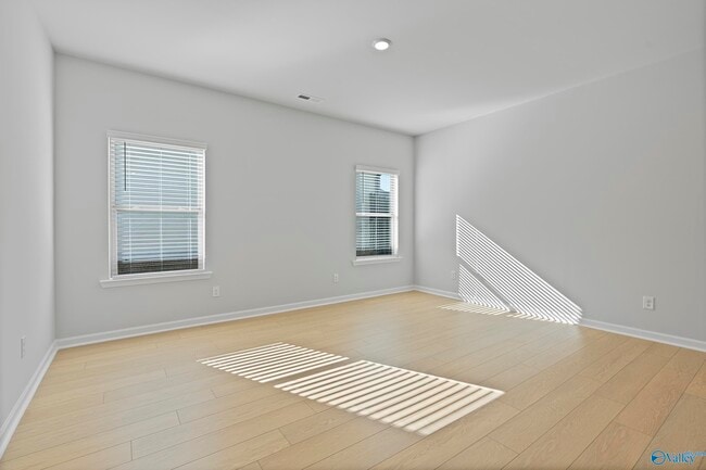 Building Photo - 247 Pennington Ave