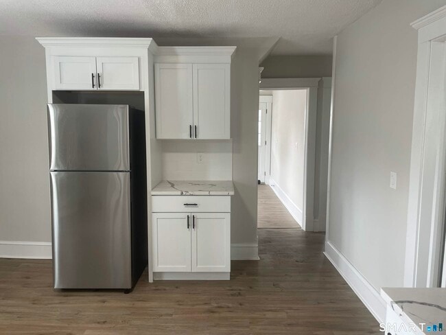 Building Photo - 82 Windsor St