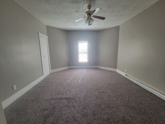 Foto del edificio - 924 W 5th St