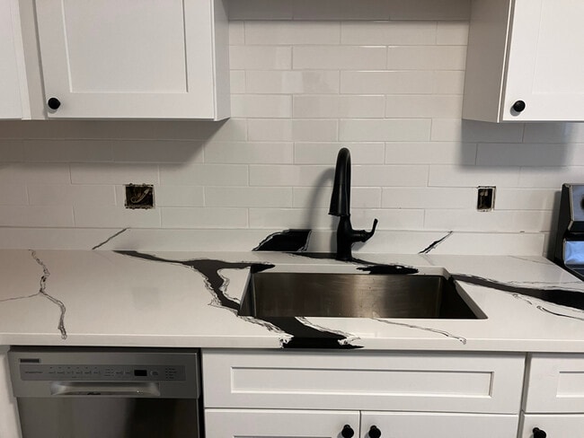 Photo - 495 Lafayette Rd Apartment