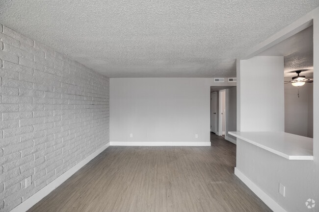 2BR, 2BA - 955 SF - The Gaucho on Glendale Apartments